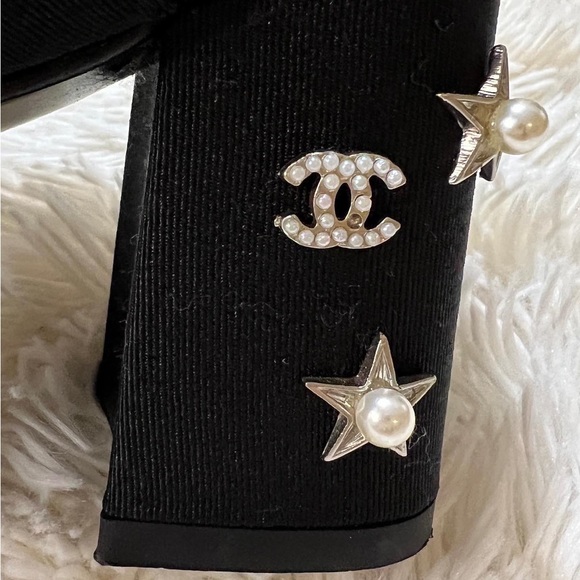 SOLD Authentic CHANEL Sandals Stars Pearls T-Strap Block Heels in black. - Picture 3 of 10